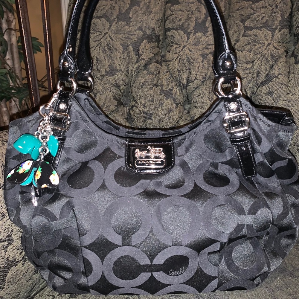 Signature Coach Shoulder Bag